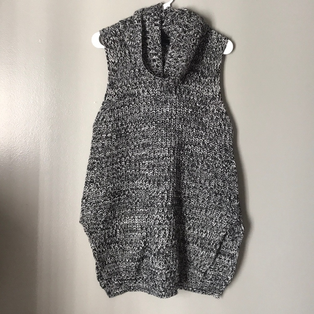 Tank-top Sweater